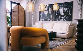 McCarren Hotel y Pool